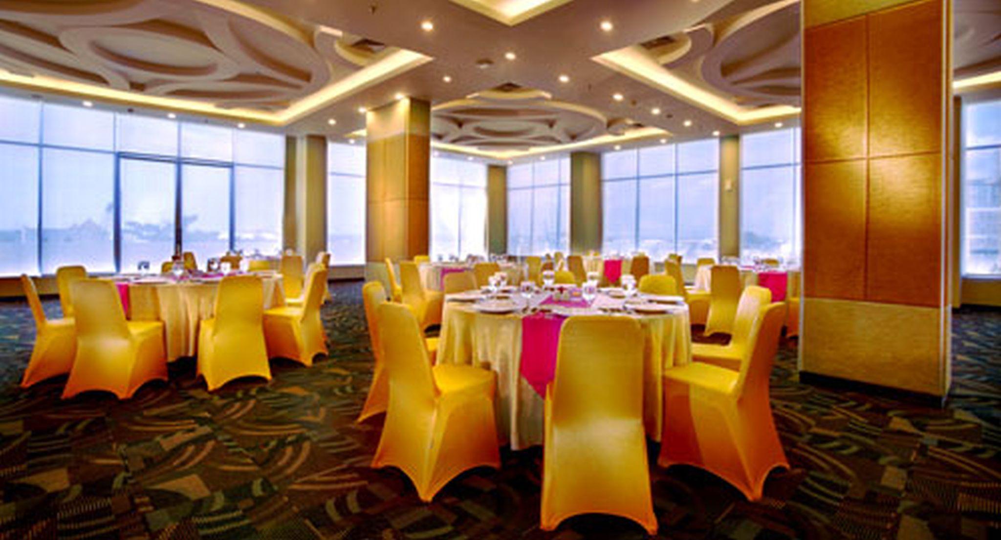 favehotel Solo Baru Luaran gambar