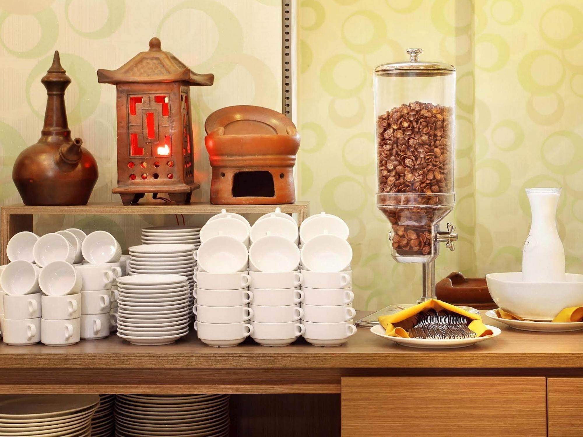 favehotel Solo Baru Luaran gambar