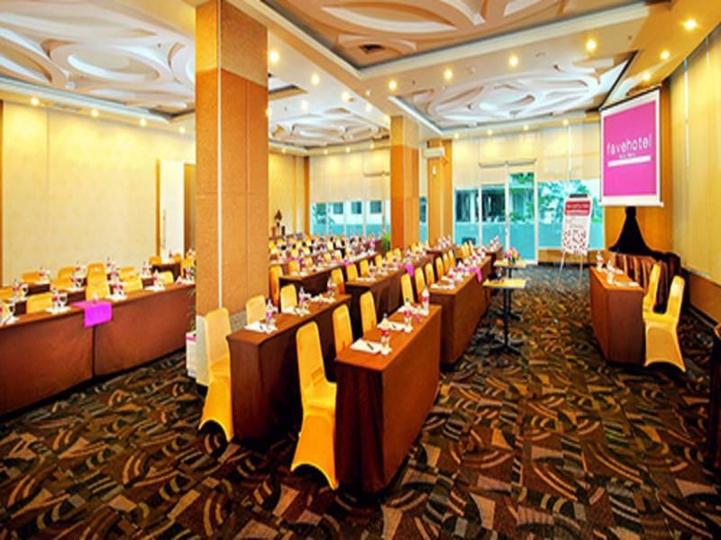 favehotel Solo Baru Luaran gambar